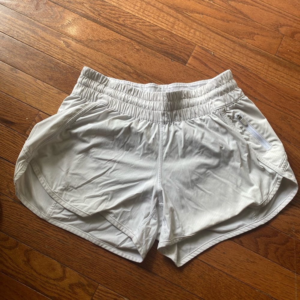 Lulu lemon Tracker 4” shorts